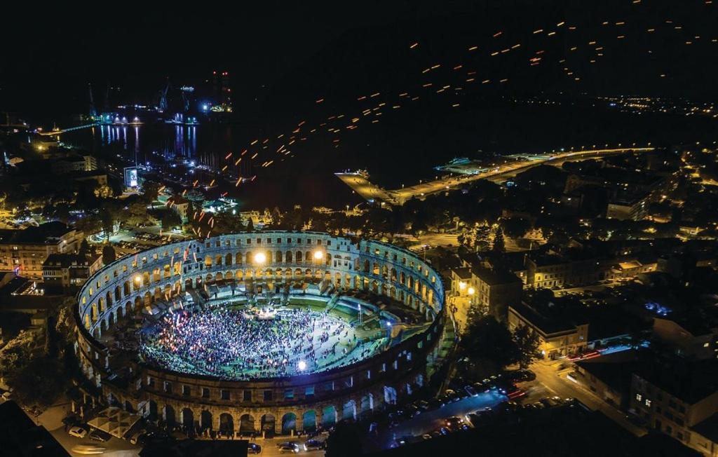 Apartmani Valdebek Pola Esterno foto